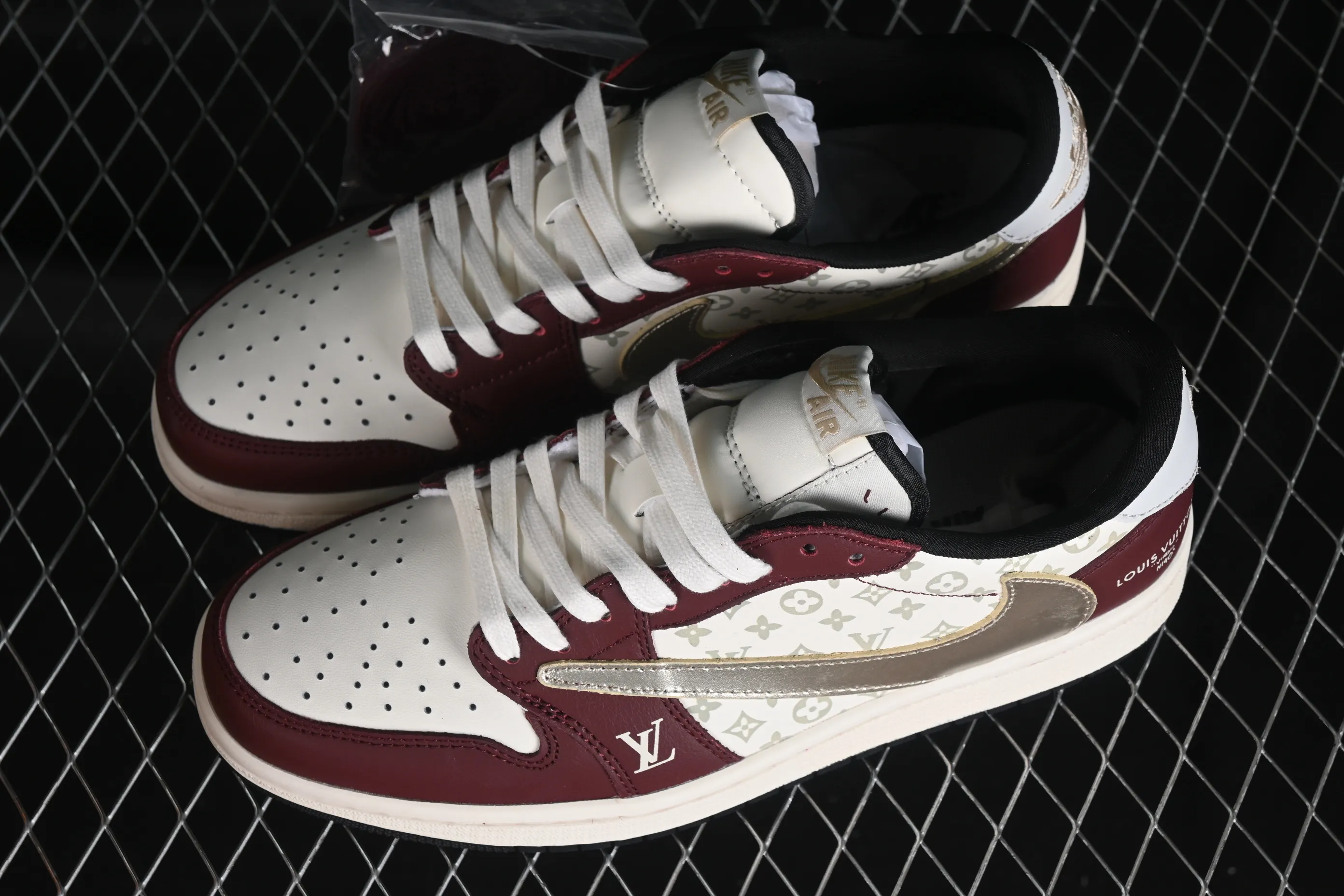 All categories Air Jordan Jordan series basketball shoes Air Jordan 1 Low Travis Scott x Fragment Design x Jordan Air Jordan 1 Low OG SP AJ1 Joe 1LV joint wine red print low-top cultural casual sneakers LX1988-400